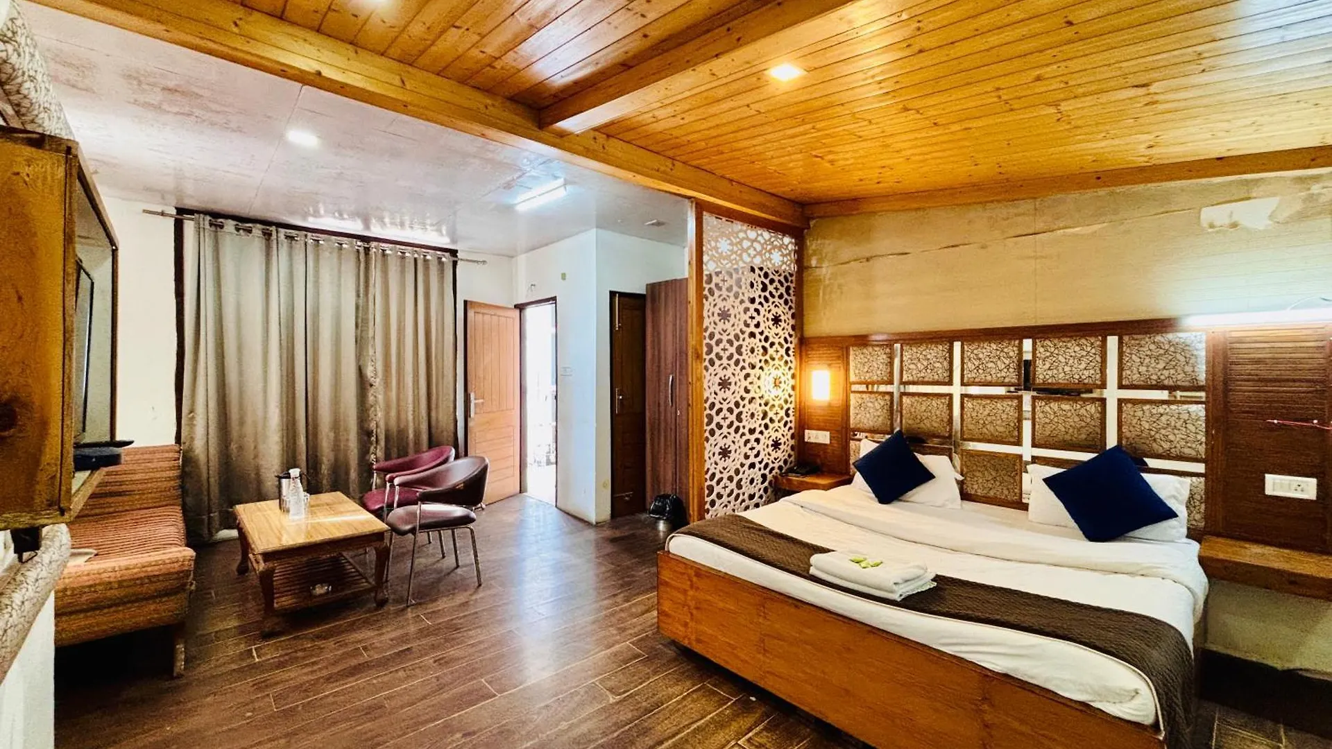 Ganga Near Victory Tunnel & Mall Road Simla In City Center شيملا