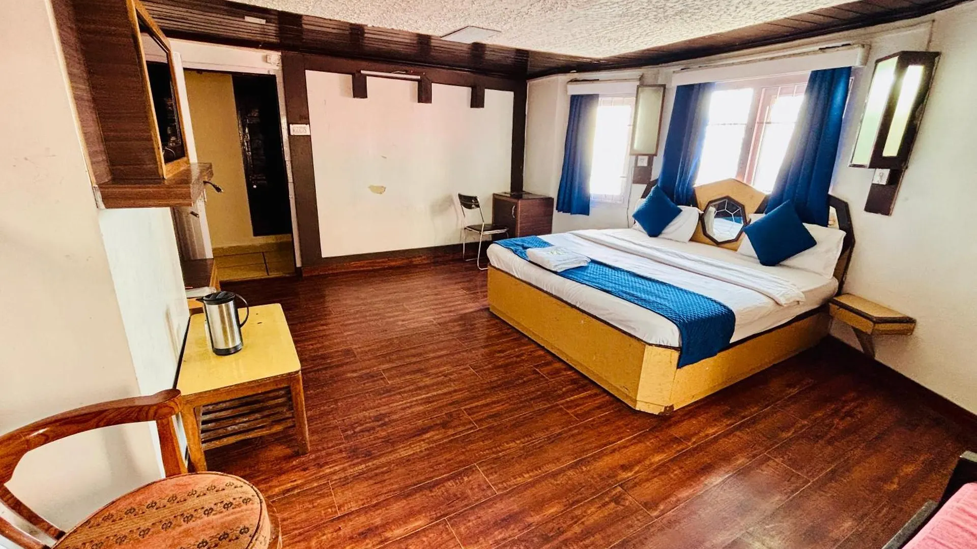 فندق Ganga Near Victory Tunnel & Mall Road Simla In City Center الهند