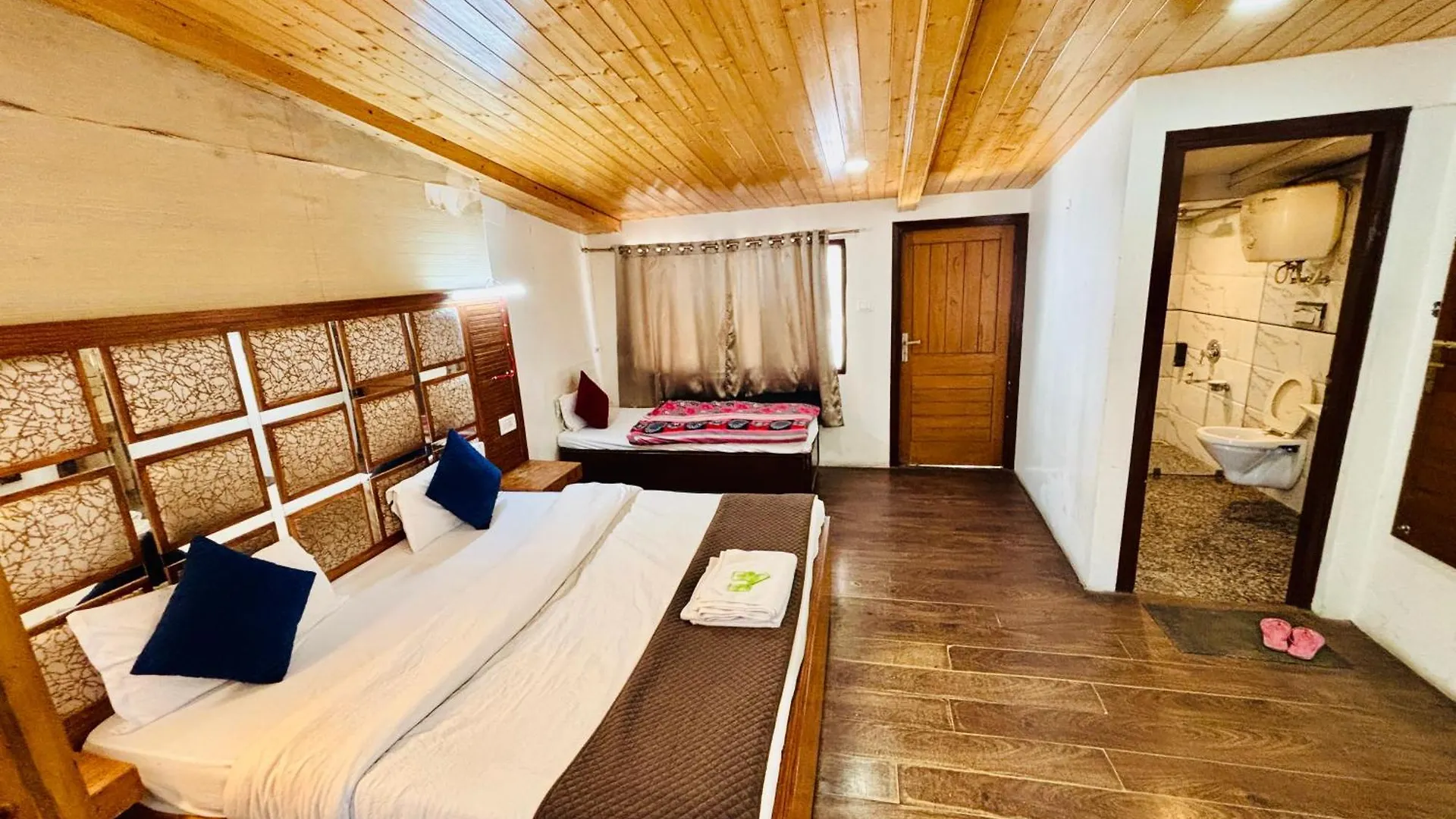 Ganga Near Victory Tunnel & Mall Road Simla In City Center الهند