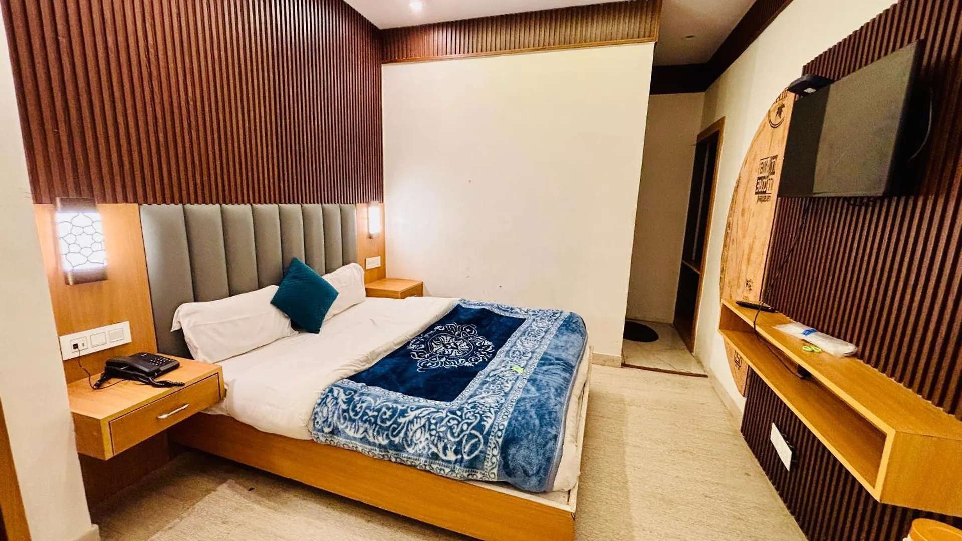 Ganga Near Victory Tunnel & Mall Road Simla In City Center فندق