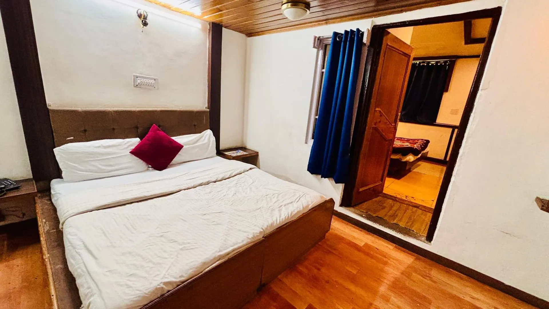 Ganga Near Victory Tunnel & Mall Road Simla In City Center الهند