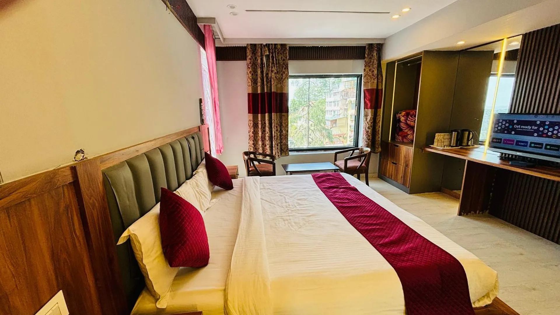 Ganga Near Victory Tunnel & Mall Road Simla In City Center فندق شيملا